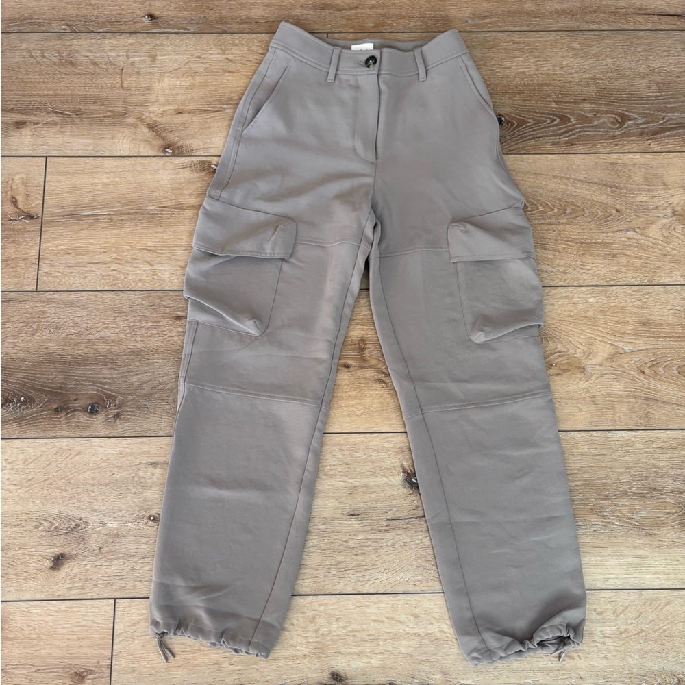 Aritzia Wilfred High Rise Crepe Cargo Pants Size 4